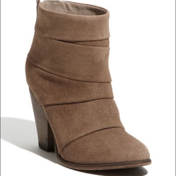 Steve Madden Shoes - Steve Madden 'Arrena' Bootie Taupe Suede 7 EUC